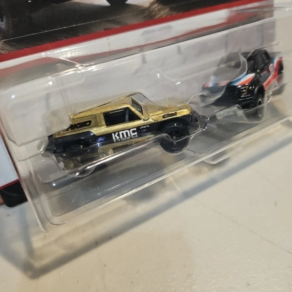 Hot Wheels Premium 2-Pack (2024) Ford Bronco R & '17 Ford F-150 Raptor